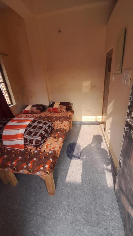 Gopal Sadan Hotell Vrindāvan Exteriör bild