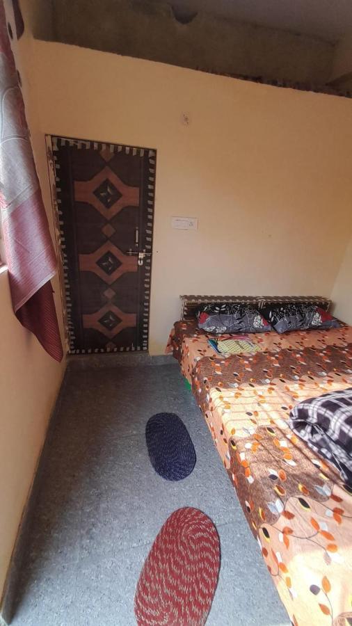 Gopal Sadan Hotell Vrindāvan Exteriör bild